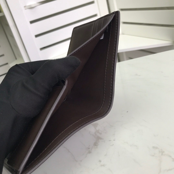 コーチ財布着用イメージ